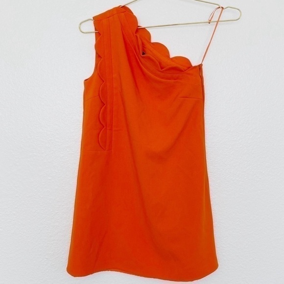 👗VICTORIA BECKHAM 4TARGET One-Shoulder Scallop Mini - Picture 1 of 4